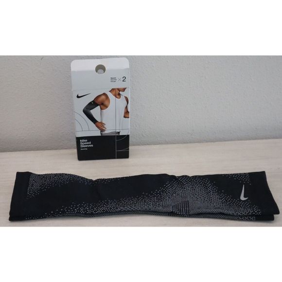Nike N.000.3571.042 Unisex S/M Black/Silver Breaking 2 Running Arm Sleeves - Picture 1 of 5